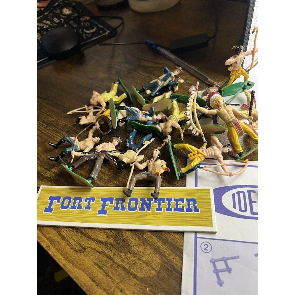 Ideal Frontier Logs Fort 300pc (missing 4 pcs) Wood Set Figures and directions.